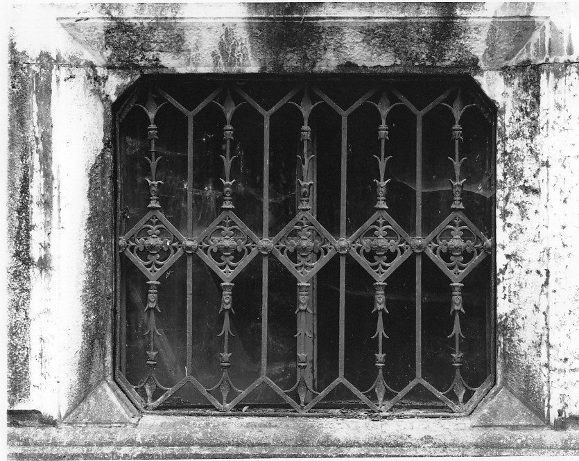 inferriata, serie - bottega vicentina (ultimo quarto sec. XIX)