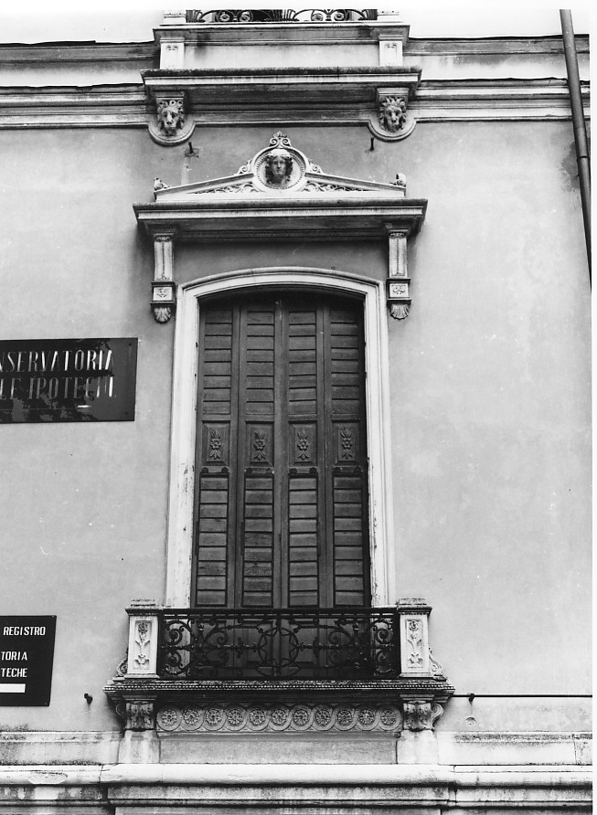 mostra di finestra di Caregaro Negrin Antonio (sec. XIX)