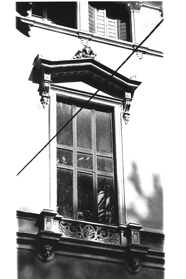 mostra di finestra di Caregaro Negrin Antonio (sec. XIX)