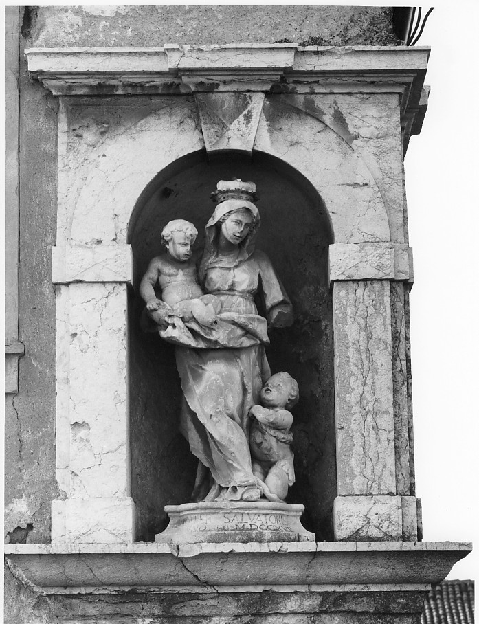 Madonna con Bambino e San Giovannino (scultura, elemento d'insieme) di Filippini Francesco (primo quarto sec. XVIII)