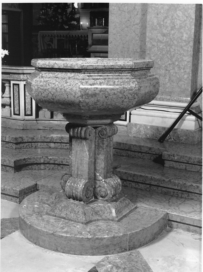 acquasantiera - ambito veneto (sec. XX)