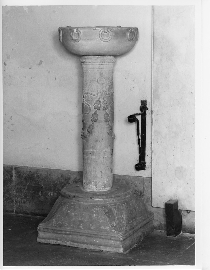 acquasantiera - a fusto - ambito veneto (sec. XV, sec. XVIII)