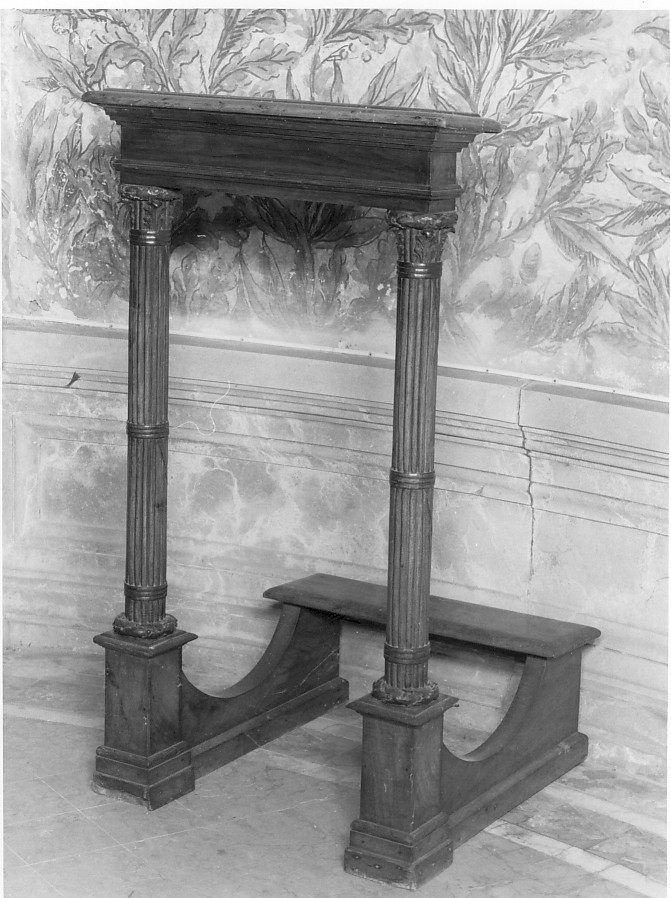 inginocchiatoio - produzione veneta (secondo quarto sec. XX)