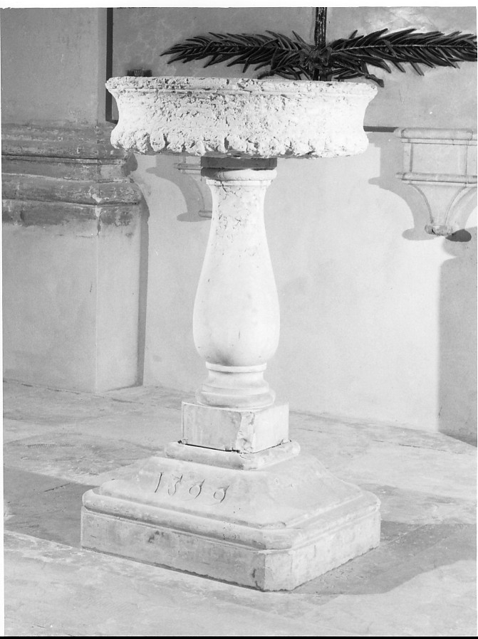 acquasantiera - a fusto - ambito vicentino (sec. XVI)