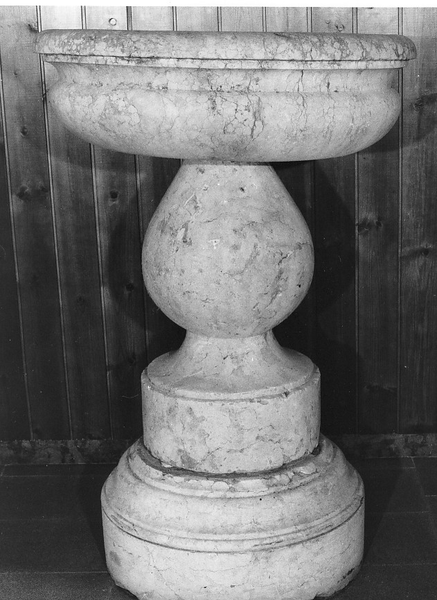 acquasantiera - a fusto - ambito veneto (sec. XVII)