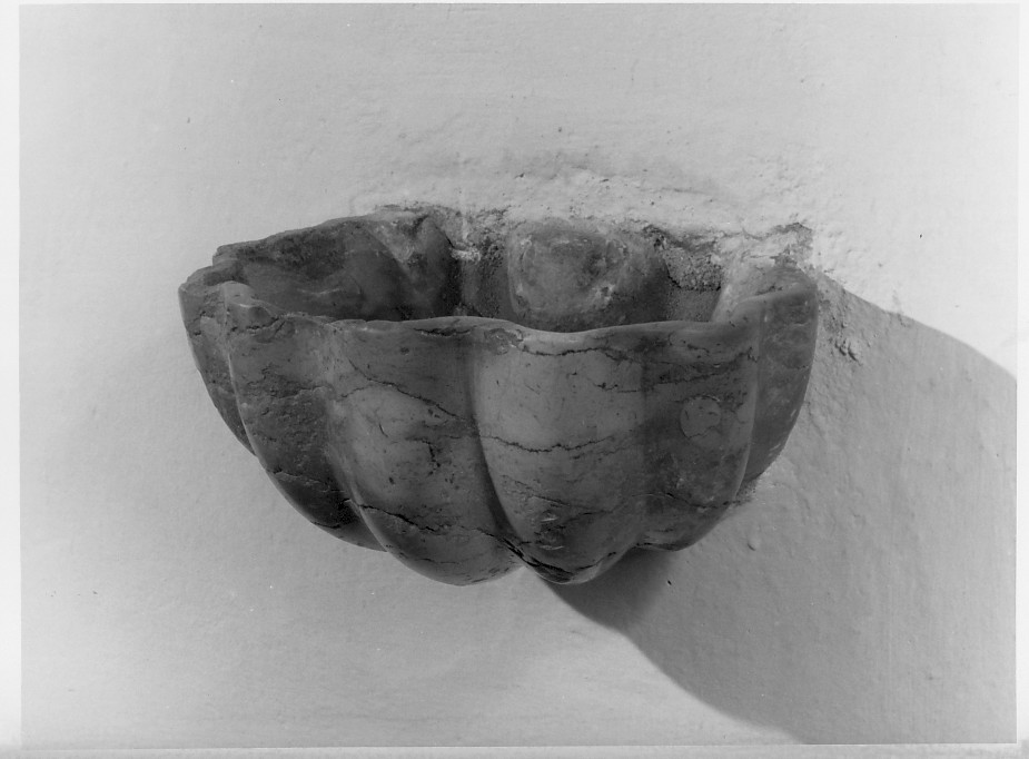 acquasantiera da parete - ambito vicentino (sec. XIX)