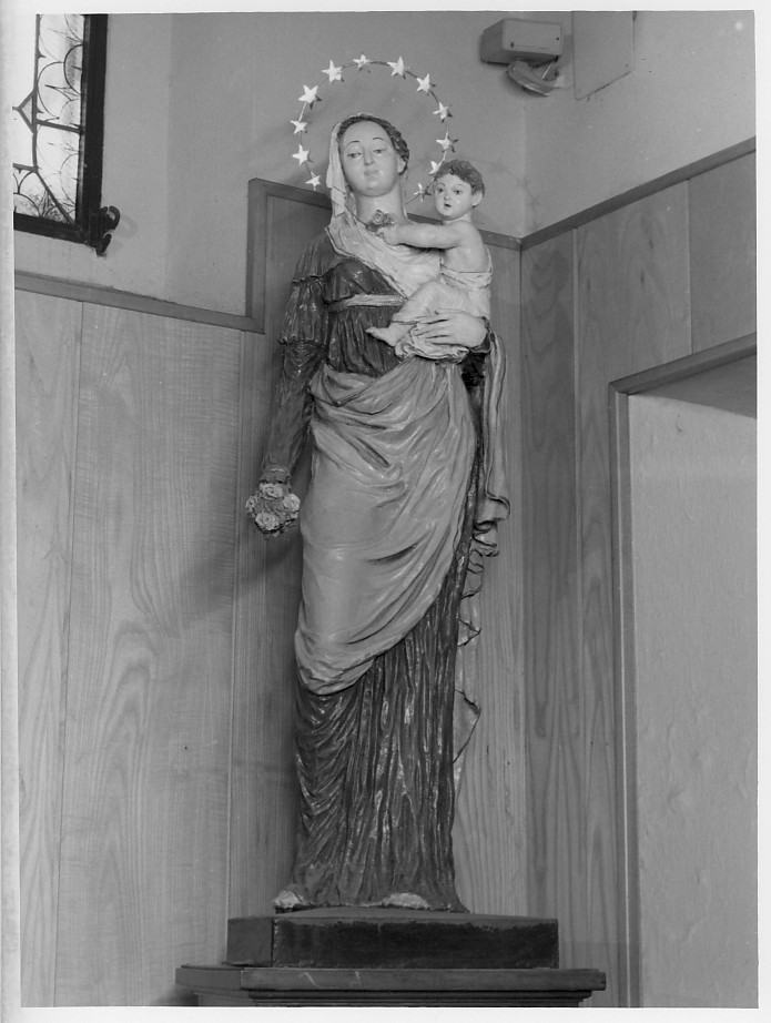 Madonna con Bambino (statua) - ambito veneto (primo quarto sec. XX)