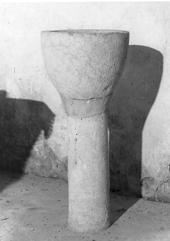 acquasantiera - a fusto - ambito veneto (secc. XIV/ XV)