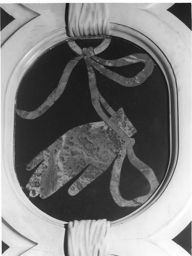 strumenti della passione (decorazione, elemento d'insieme) - ambito veneto (sec. XVII)