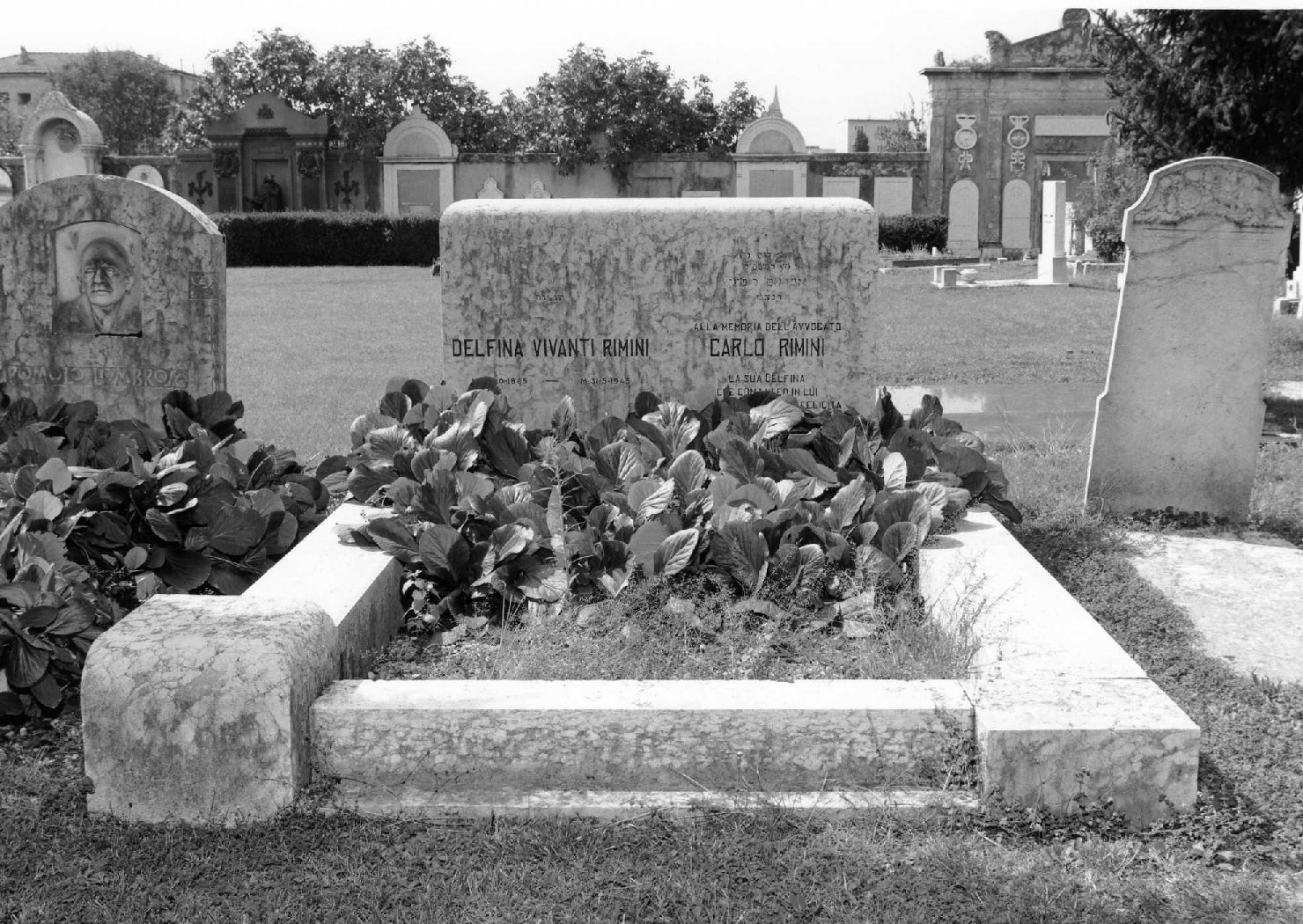 monumento funebre - ambito veneto (sec. XX)