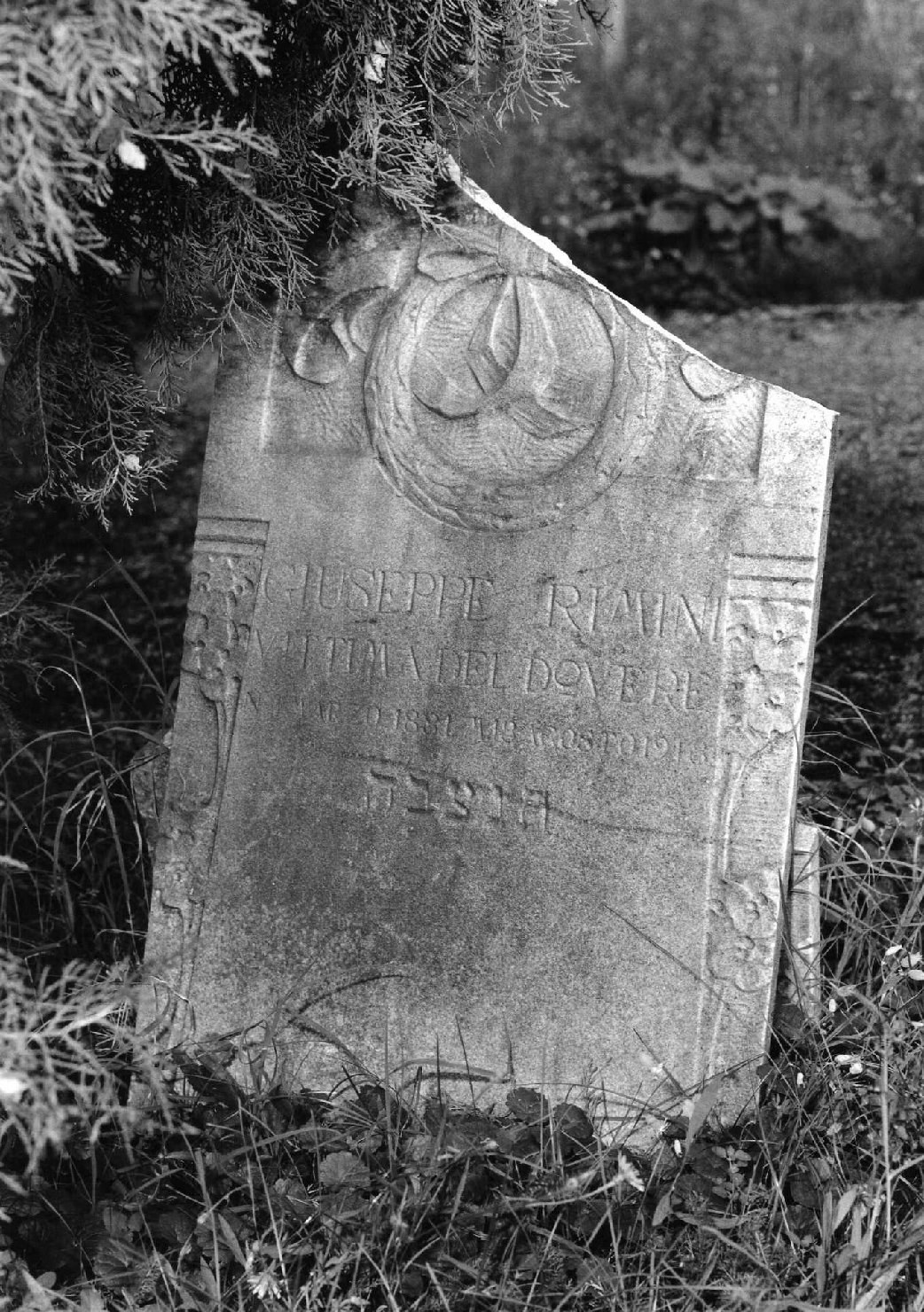 lapide tombale - ambito veneto (sec. XX)