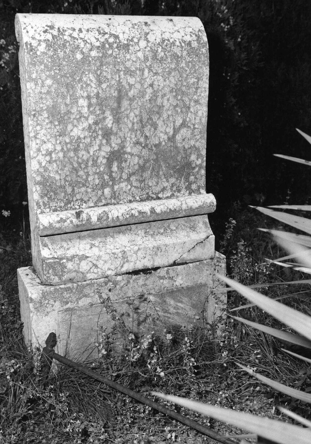 lapide tombale - ambito veneto (sec. XX)