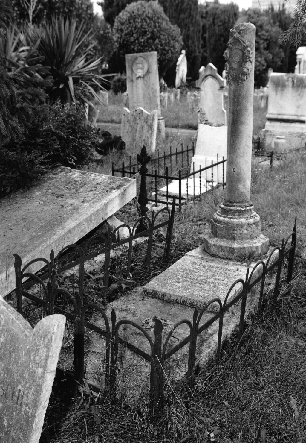 monumento funebre - ambito veneto (sec. XX)