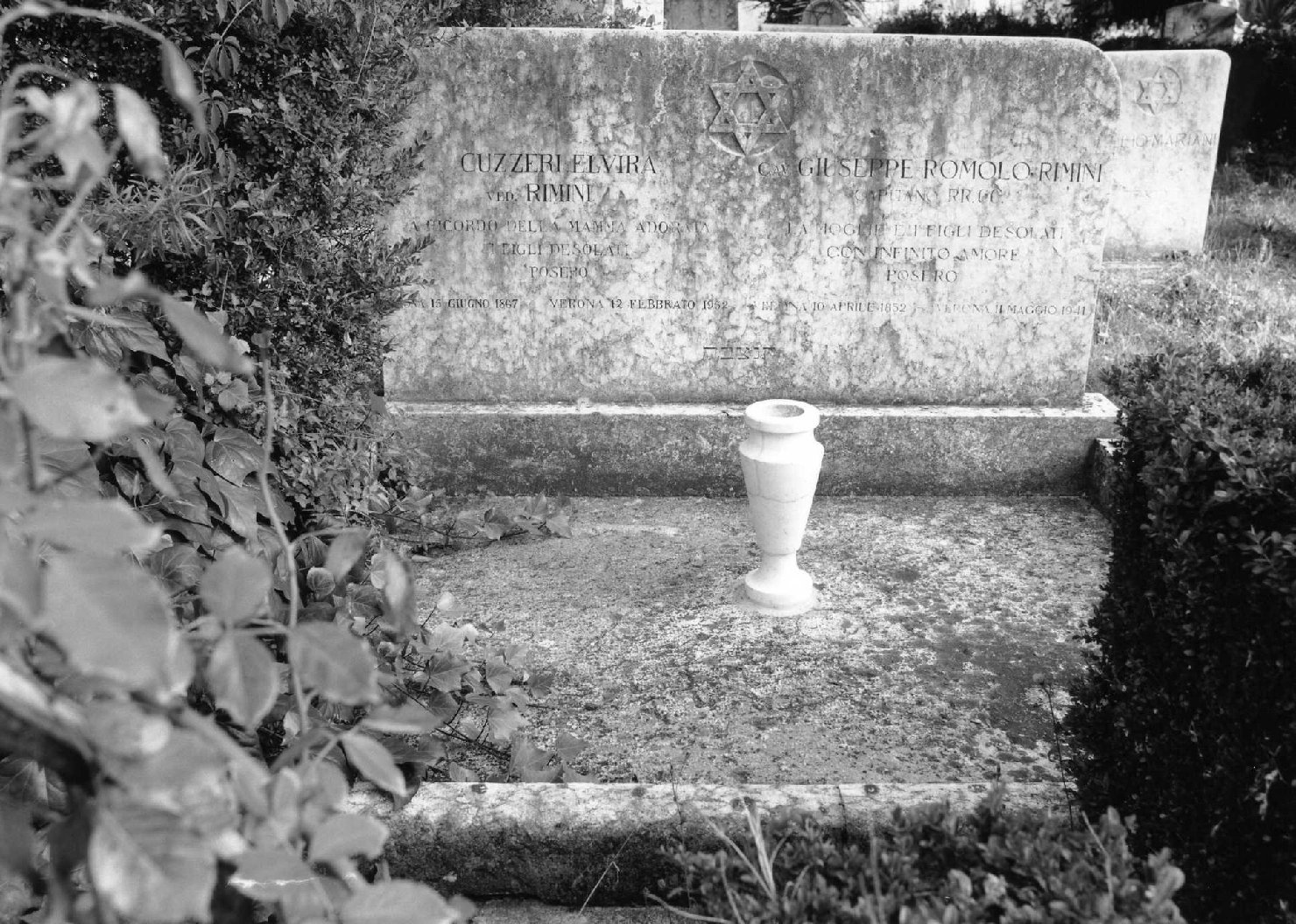 monumento funebre - ambito veneto (sec. XX)