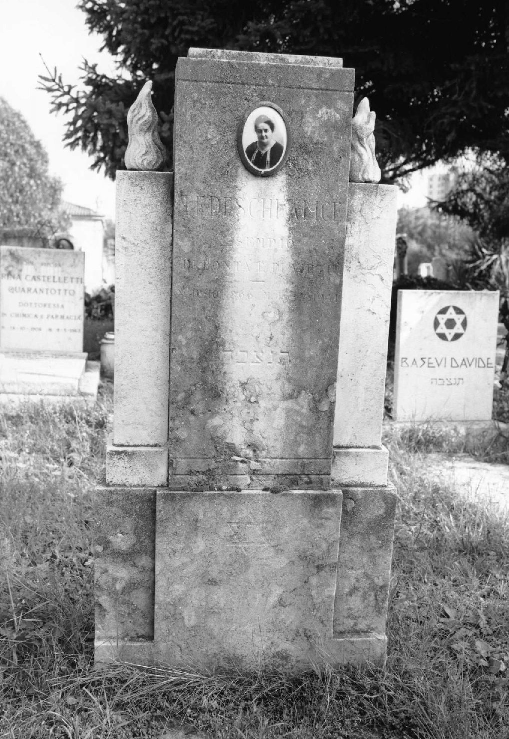 monumento funebre - ambito veneto (sec. XX)