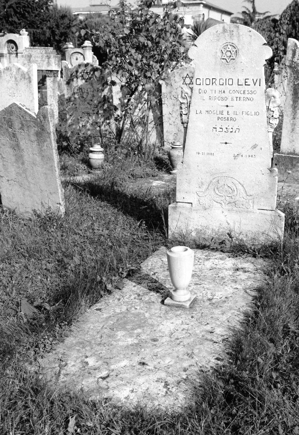 lapide tombale - ambito veneto (sec. XX)