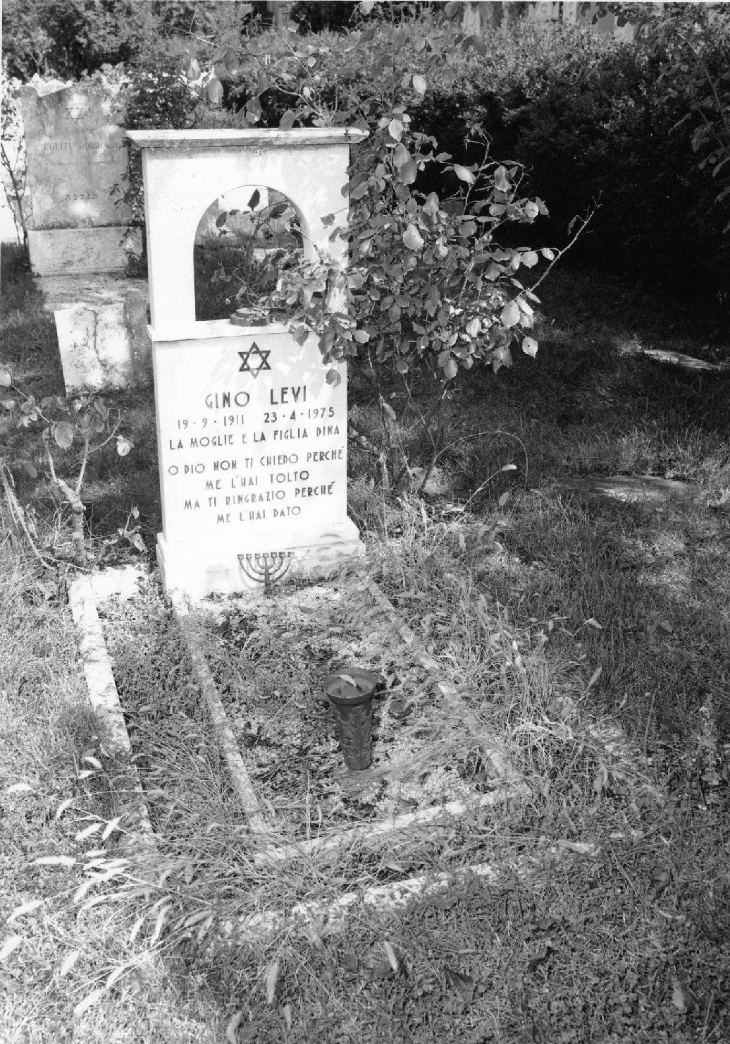 lapide tombale - ambito veneto (sec. XX)