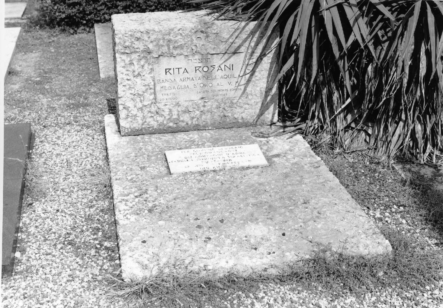 monumento funebre - ambito veneto (sec. XX)