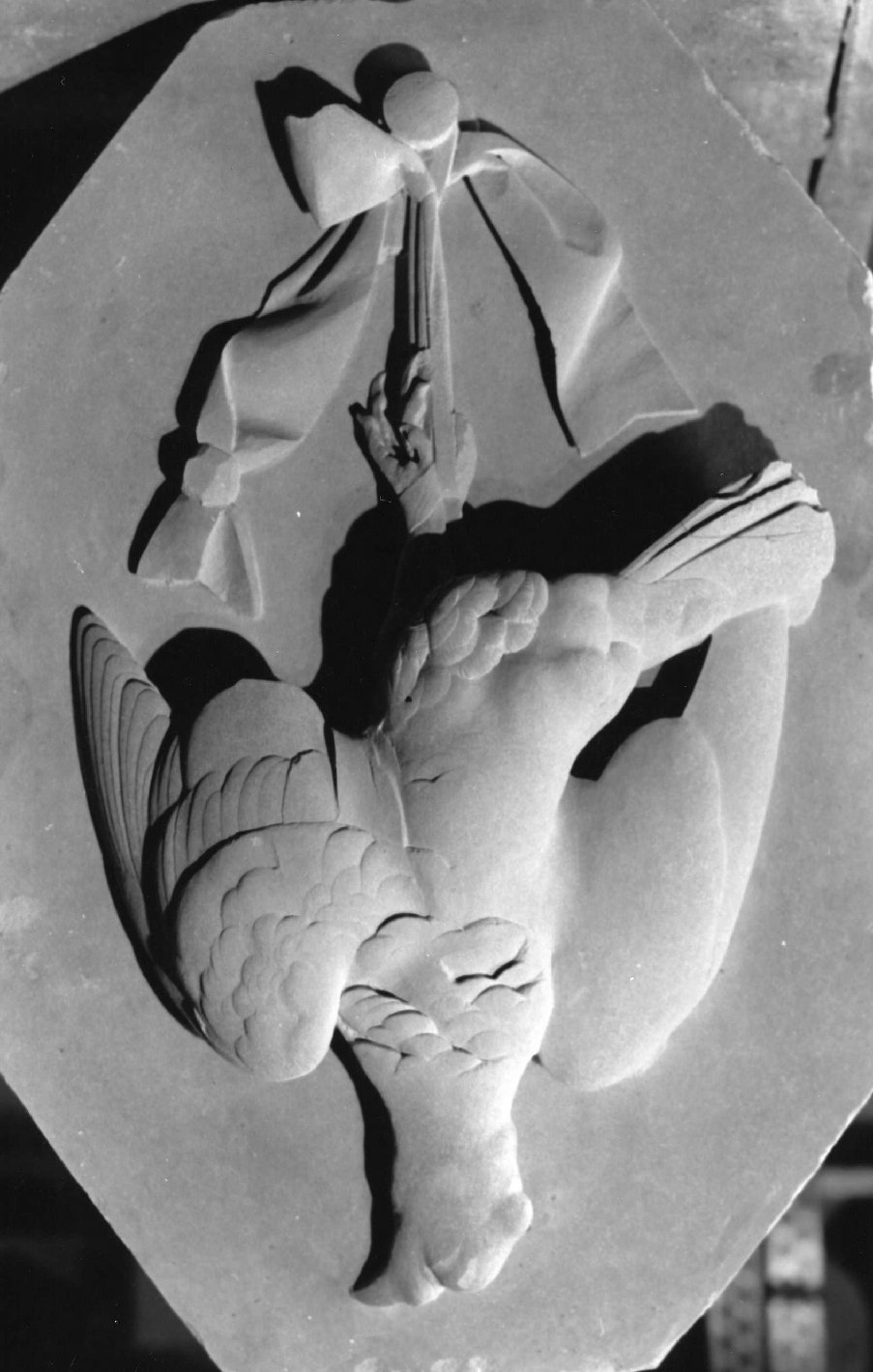 Uccello morto appeso (rilievo) di Pegrassi Salesio (sec. XIX)