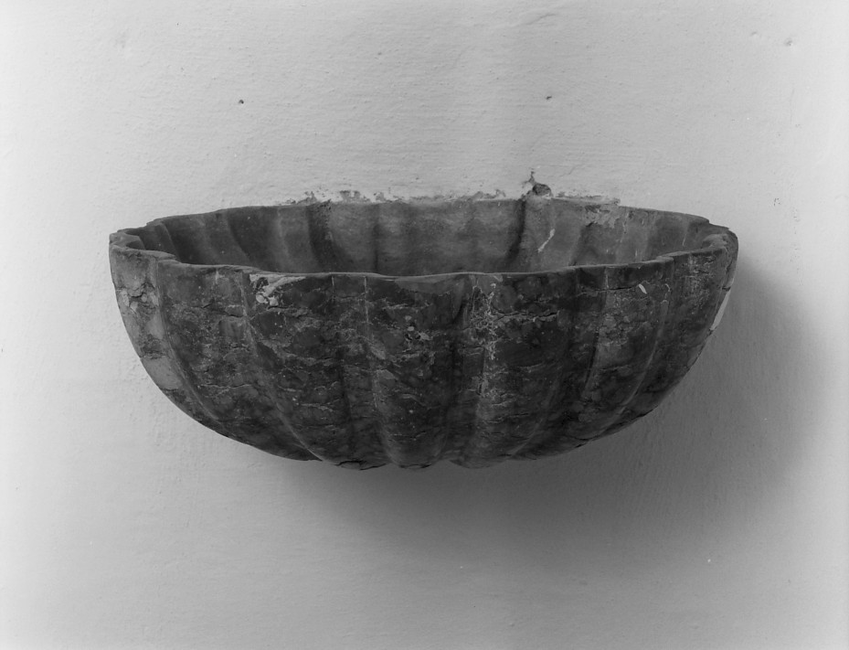 acquasantiera da parete - ambito veronese (sec. XIX)