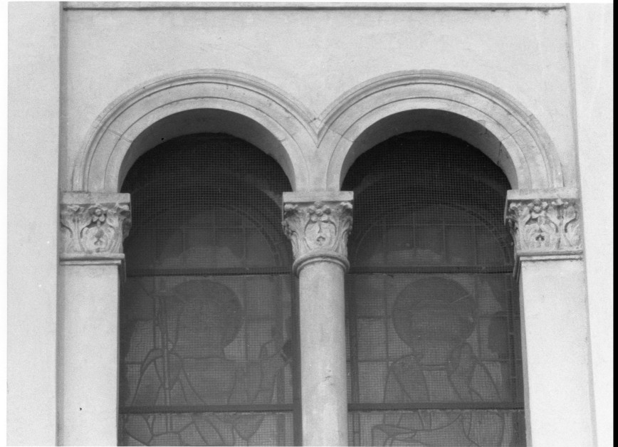 San Giovanni Battista (vetrata) di Miolato Gaetano (sec. XX)