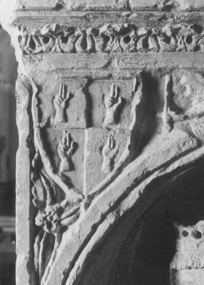 stemma gentilizio (rilievo) di Giovanni Di Rigino (attribuito) (metà sec. XIV)