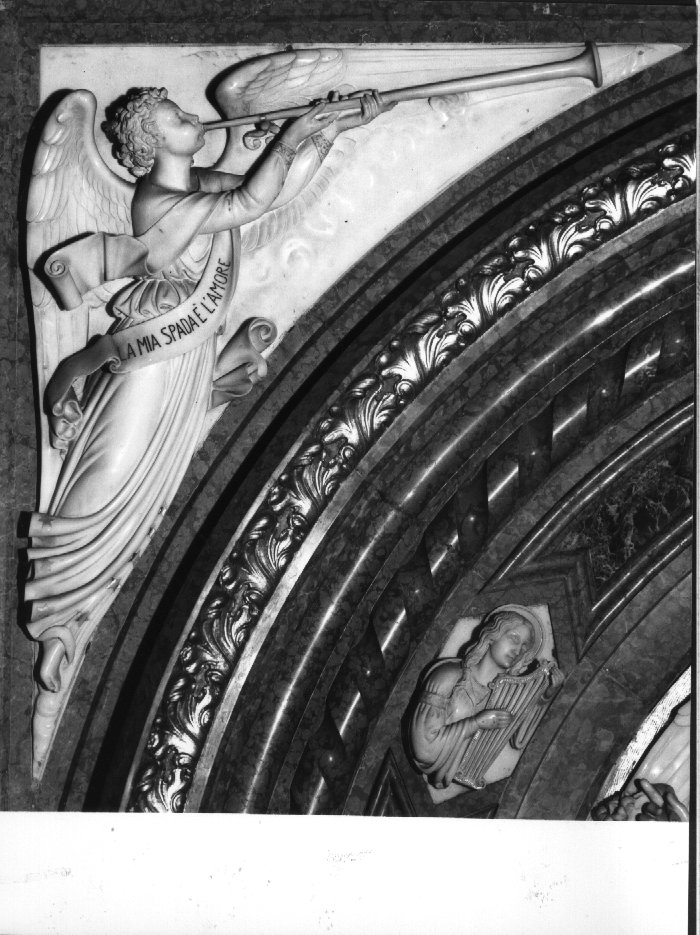 angelo (rilievo) di Arrighini Enrico (sec. XX)