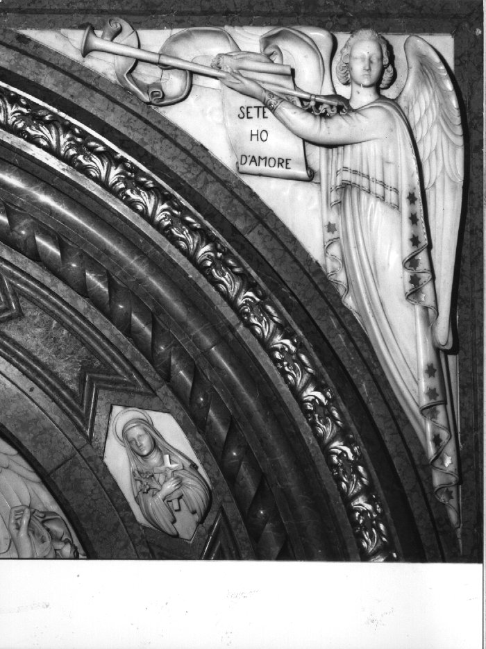 angelo (rilievo) di Arrighini Enrico (sec. XX)