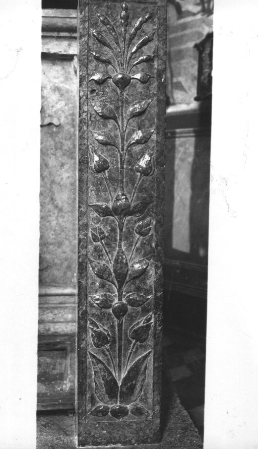 motivi decorativi a candelabra (pilastrino) di Panteo Bernardino (sec. XVI)