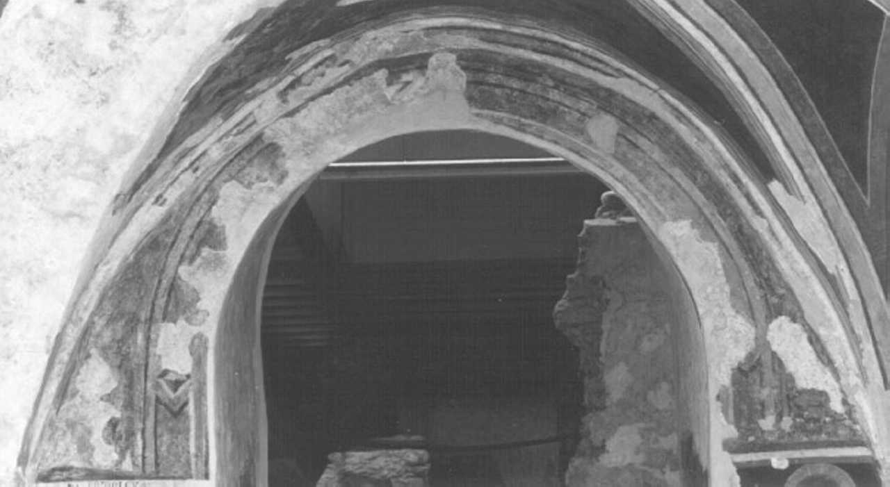 motivo decorativo a finto marmo (dipinto) - ambito veneto (inizio sec. XIV)