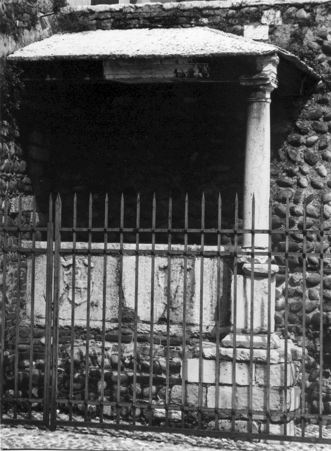 sarcofago - ambito veneto (sec. XVI)