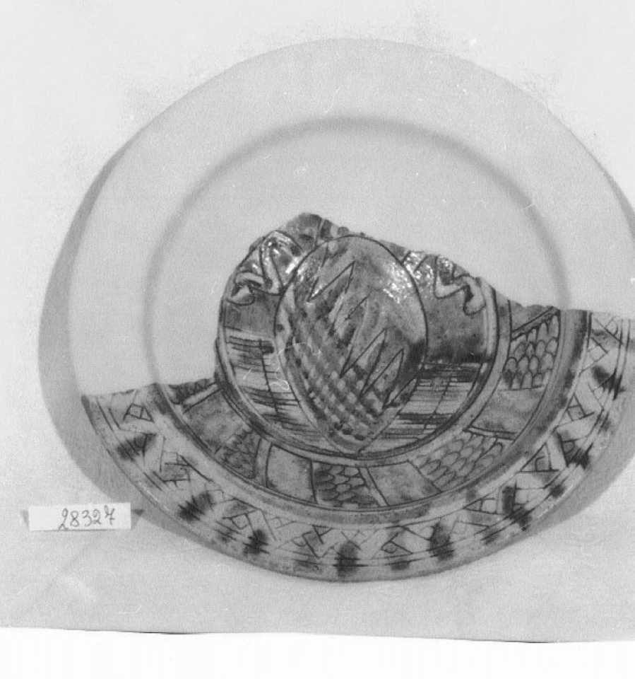 piatto, frammento - manifattura veneta (prima metà sec. XVI)