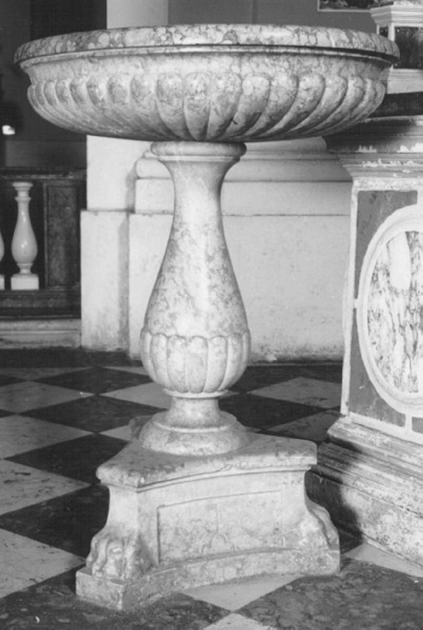 acquasantiera - a fusto - ambito veneto (sec. XVII)