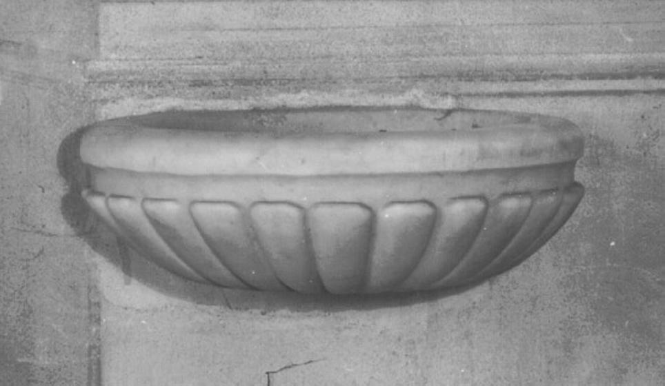 acquasantiera da parete di Tomasini Giuseppe (attribuito) (fine sec. XIX)
