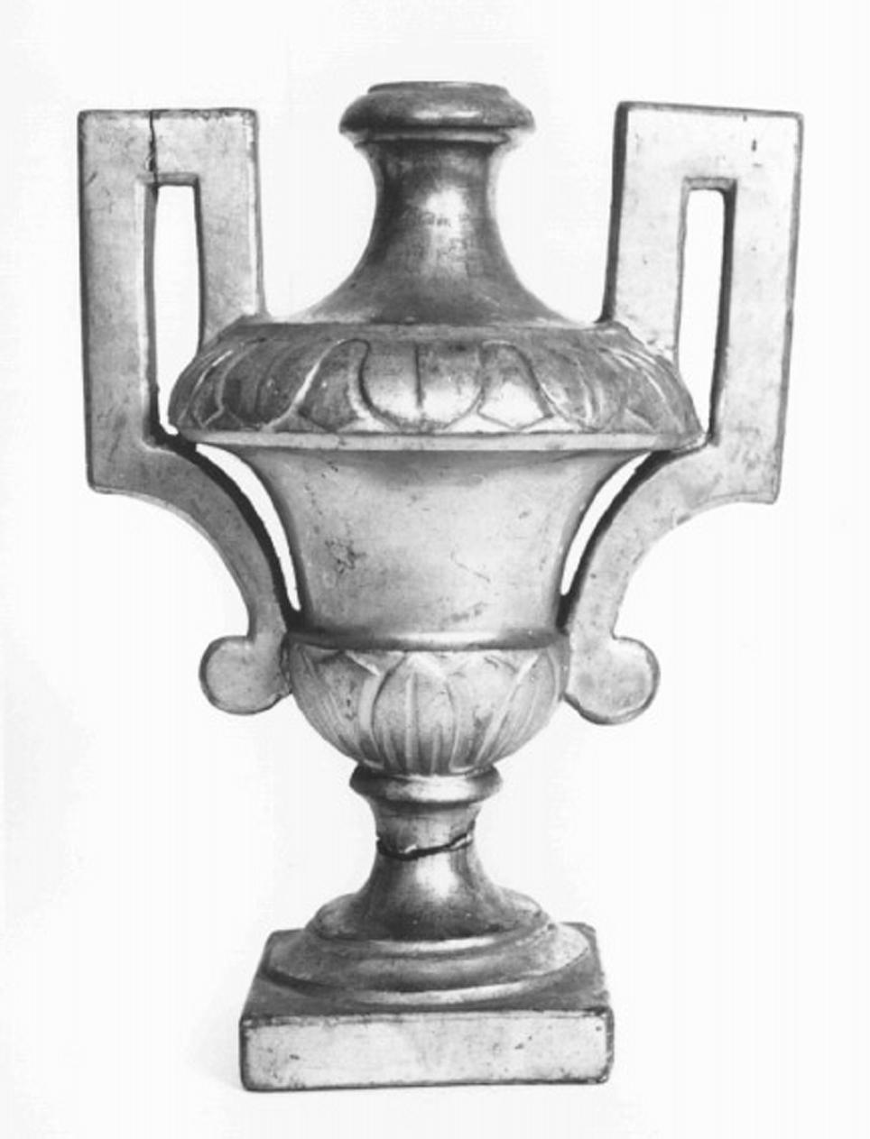vaso d'altare con composizione floreale, serie - ambito veneto (sec. XIX)