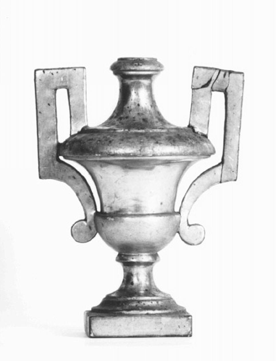 vaso d'altare con composizione floreale, serie - ambito veneto (sec. XIX)