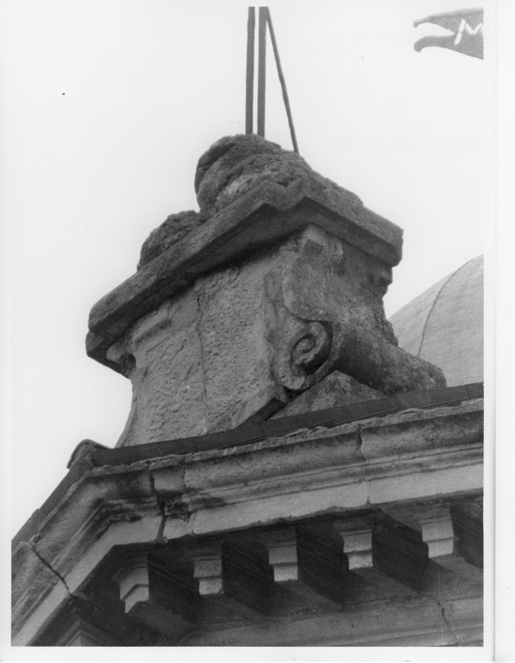 piedistallo - ambito veneto (sec. XVIII)