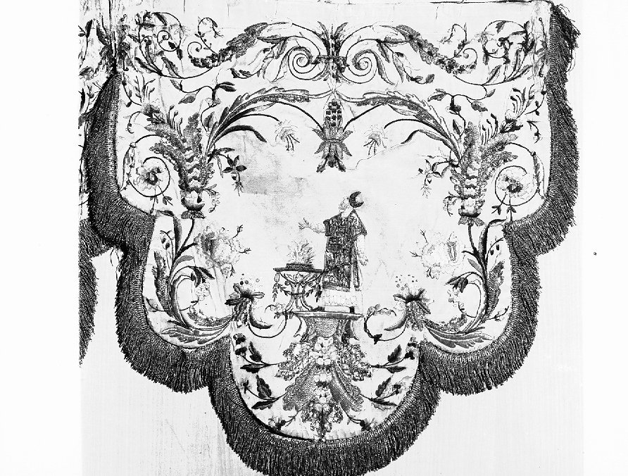 sacerdote (decorazione a ricamo, elemento d'insieme) - ambito veneto (sec. XVIII)