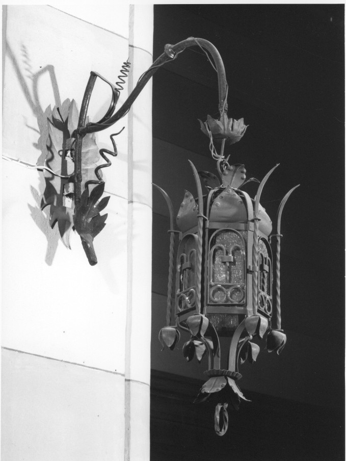 lampada - a muro - ambito veneto (sec. XX)