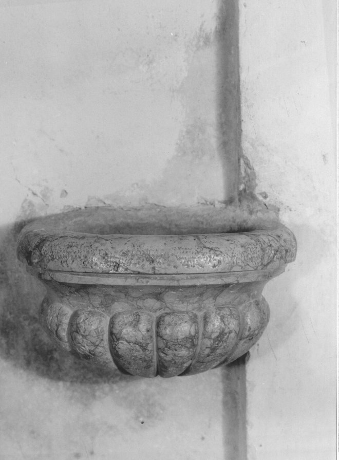 acquasantiera, opera isolata - ambito veneto (secc. XVII/ XVIII)