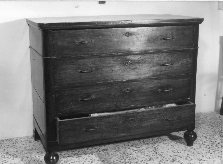 cassettone, opera isolata - ambito veneto (secondo quarto sec. XIX)