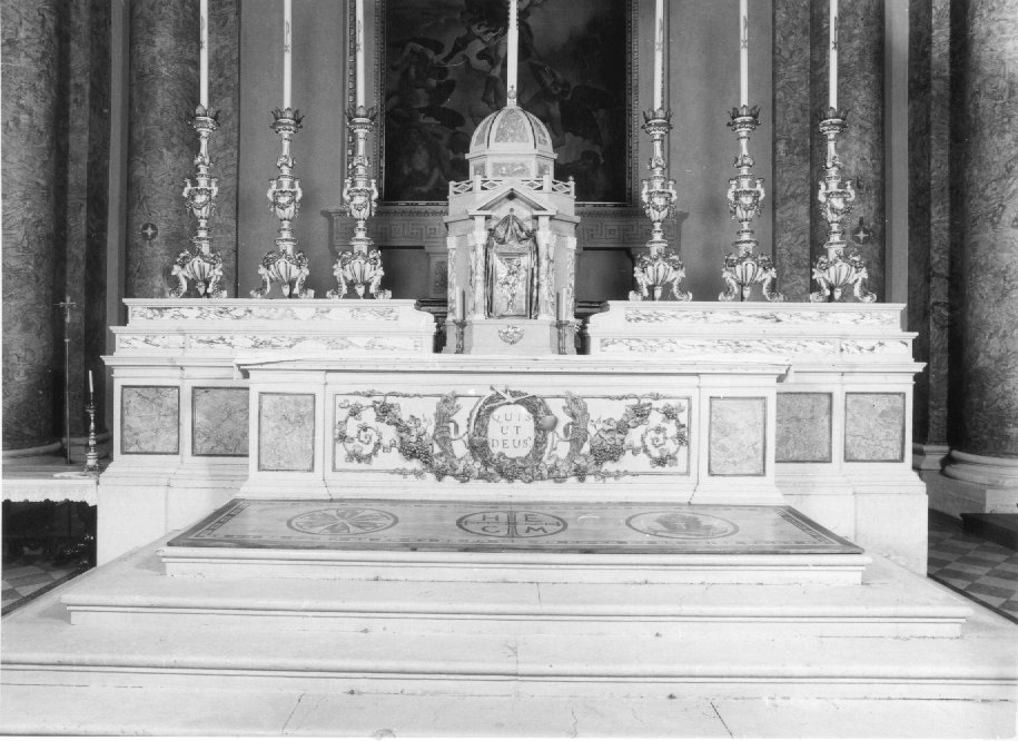 altare maggiore di Muttoni Pietro detto Muttoni Jacopo Pietro (sec. XIX)