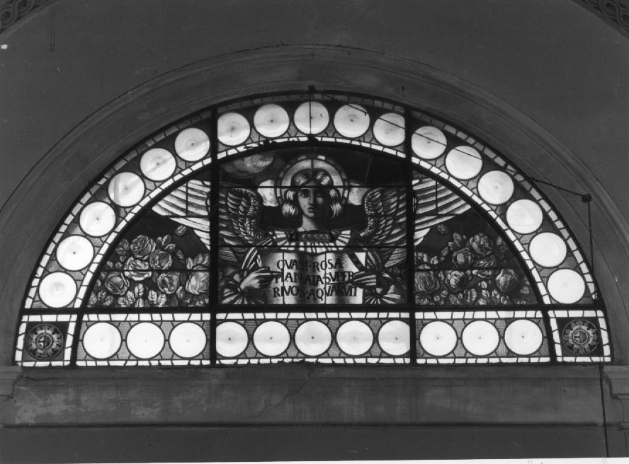 angeli reggicartiglio (vetrata) di Polloni Guido (secondo quarto sec. XX)