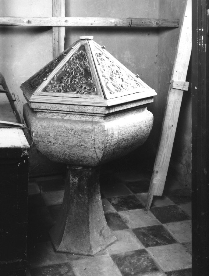 fonte battesimale - ambito veneto (prima metà sec. XX)