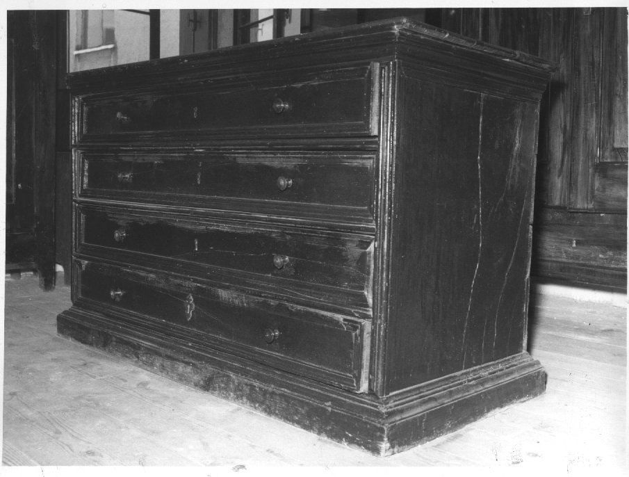 cassettone - ambito veneto (prima metà sec. XVIII)