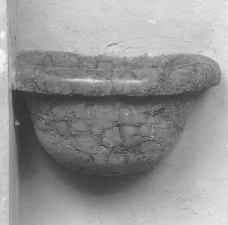 acquasantiera da parete - ambito veneto (secc. XVI/ XVII)