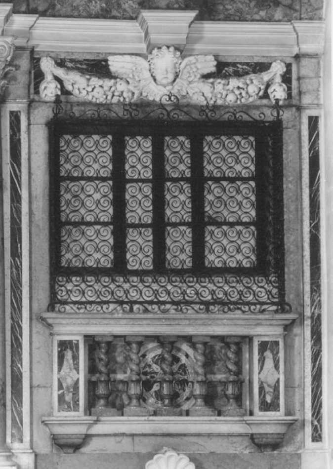 mostra di finestra, elemento d'insieme di Marchesini Francesco, Saletti Antonio (sec. XVII)