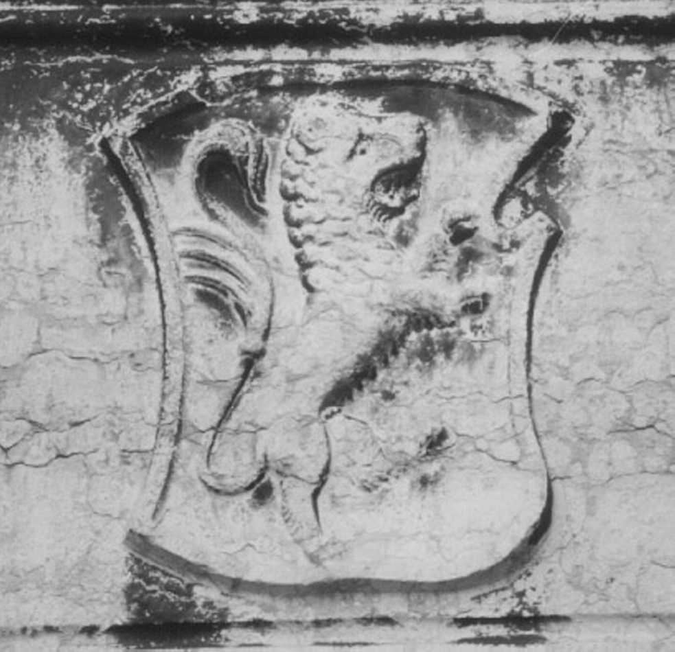 rilievo di Enrico Di Rigino (sec. XIV)