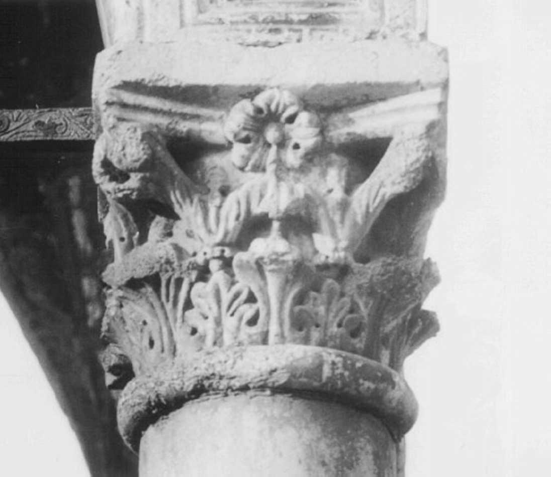 capitello corinzio, serie di Enrico Di Rigino (sec. XIV)