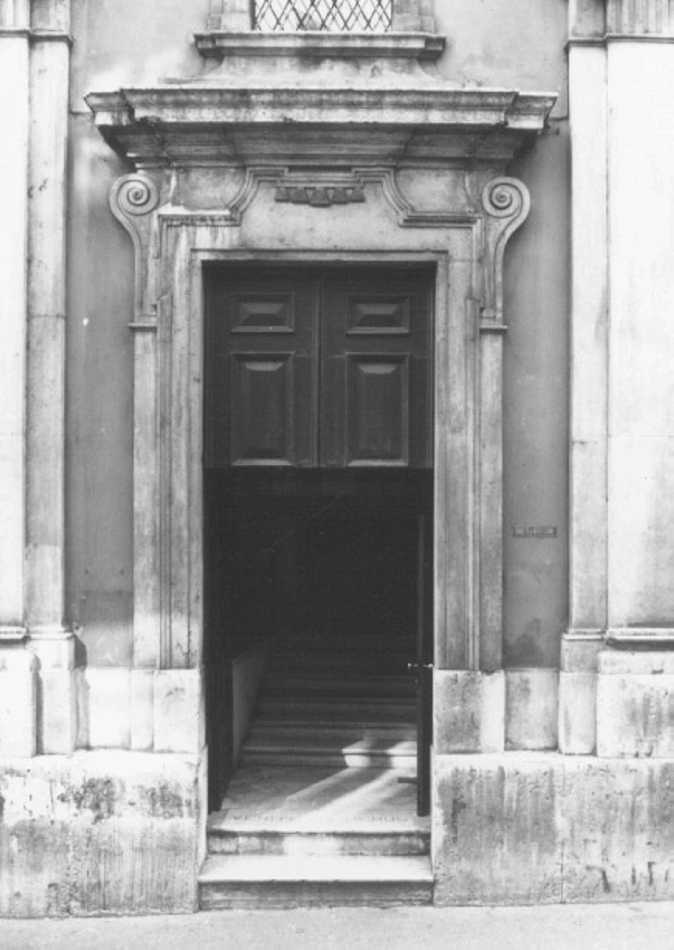 portale di Montanari Giuseppe (sec. XVIII)